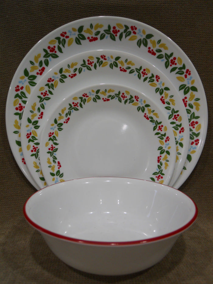 🎀 1 Corelle HOLIDAY BERRIES 8.5" LUNCH PLATE Seasonal Christmas Wreath
