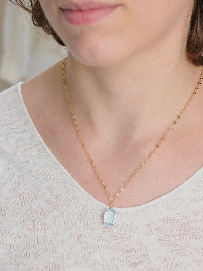 Aquamarine Fancy Cut Single Chain nh Necklace in Gold  on model