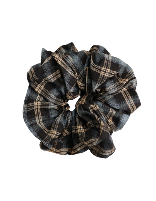 BETTY SCRUNCHIE BLACK TARTAN