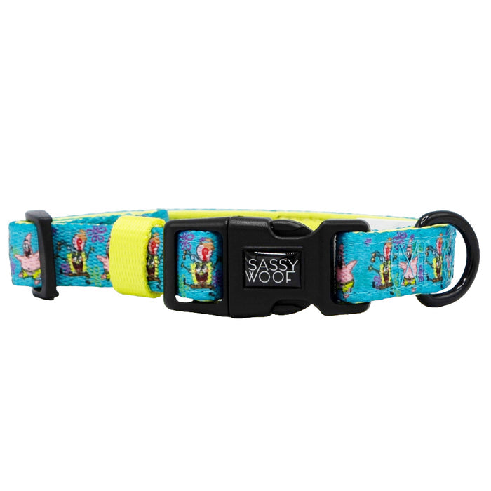 The Sassy Woof Dog Collar - SpongeBob SquarePants™ Jelly Fishin' features a blue and yellow design with playful illustrations, a black plastic buckle, sturdy adjustable straps, and a D-ring for leash attachment.