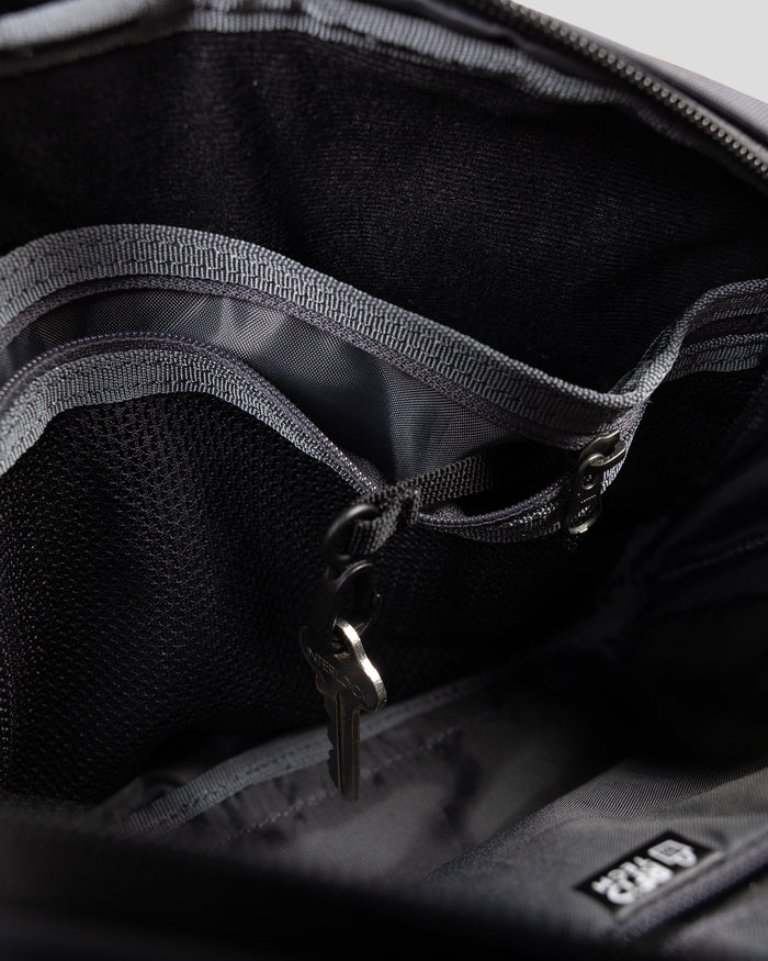 b1674_o4w_flight_rfid_cross_body_e_1754351598000