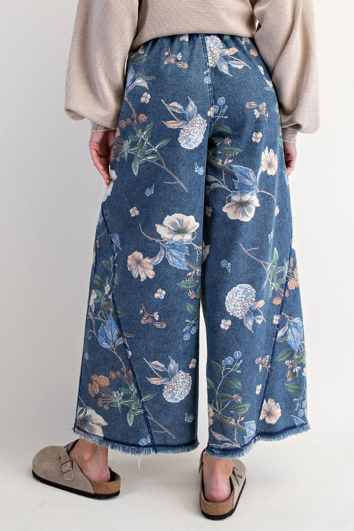 FLORAL PRINTED WASHED DENIM PANTS