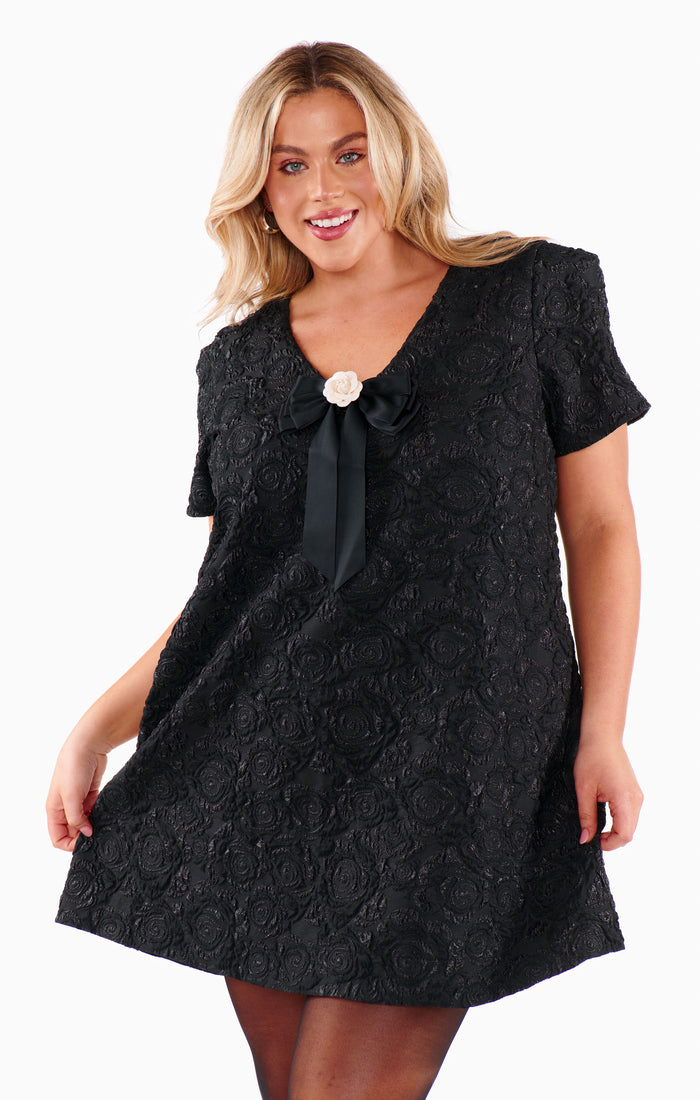 badge_model-wears-size-xxl