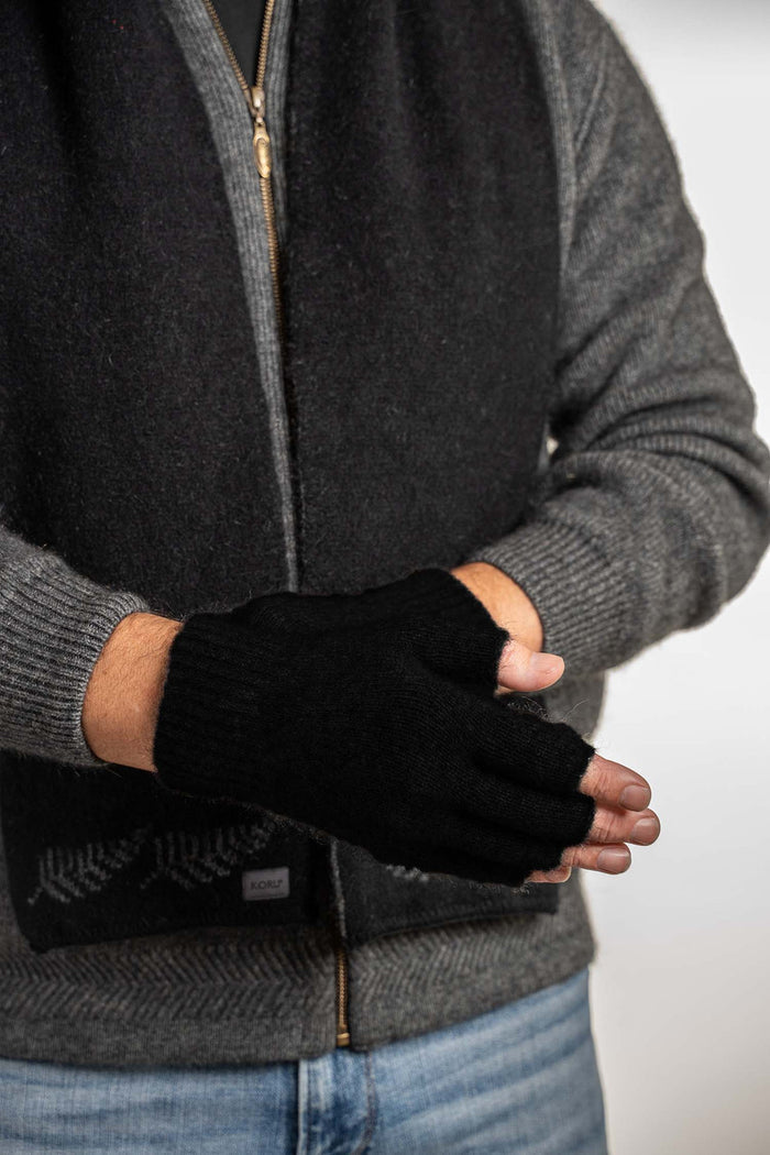 Koru - Merino & Possum Fingerless Gloves (KO50)Black