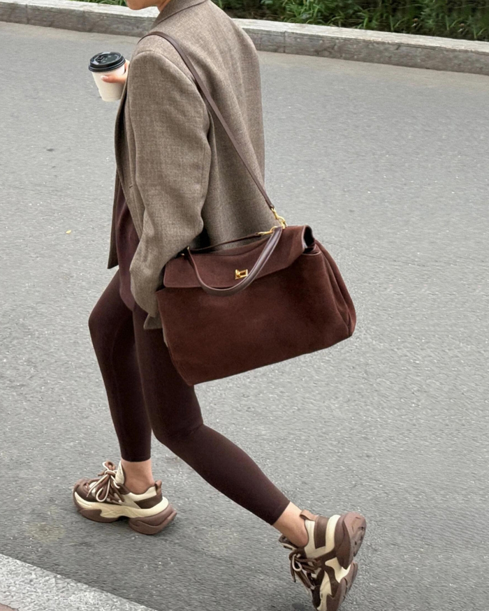 La Dame Sac - Suede Flap Bag