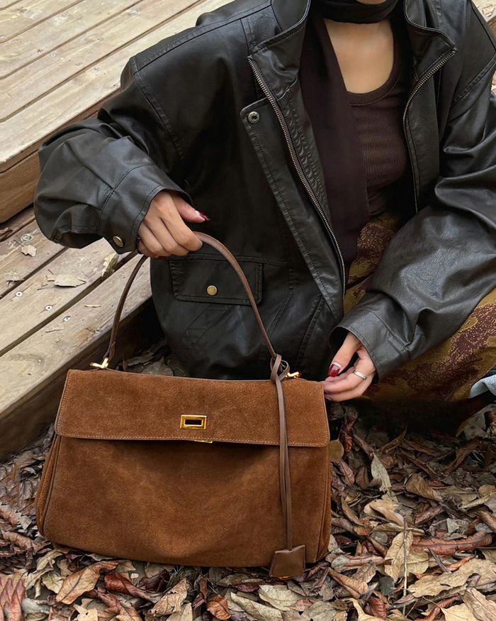 La Dame Sac - Suede Flap Bag