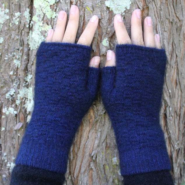 Fingerless gloves in colour Midnight