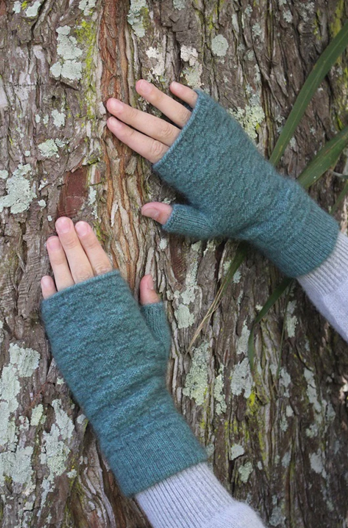 Lothlorian - Merino & Possum Dash Fingerless Mitten (9717)Sage