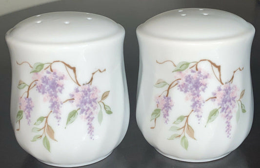 *NEW Corelle WISTERIA SALT & PEPPER SHAKER SET Purple Floral Porcelain Japan