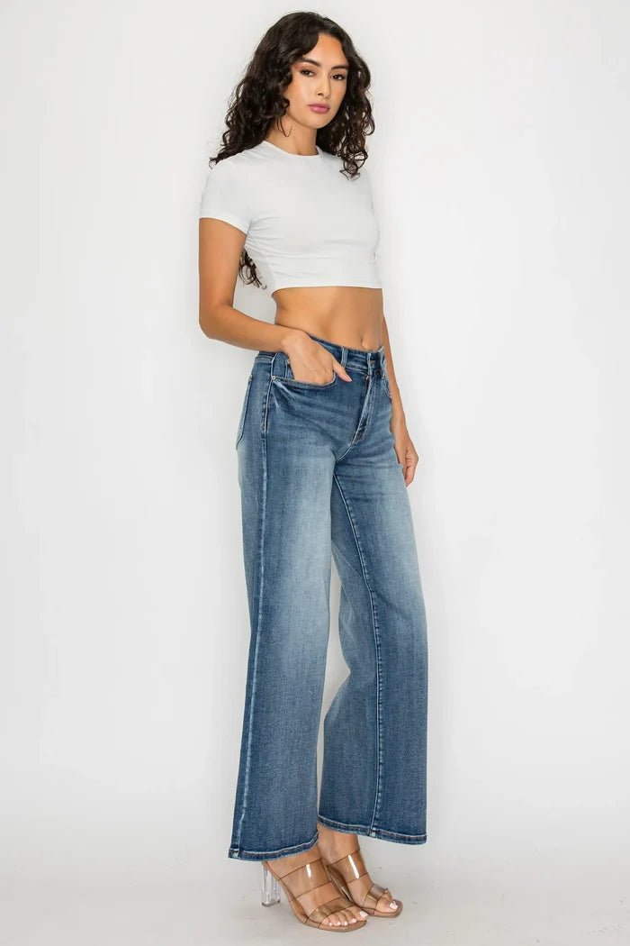 curvy fit women's jeans back pocket stitching detail