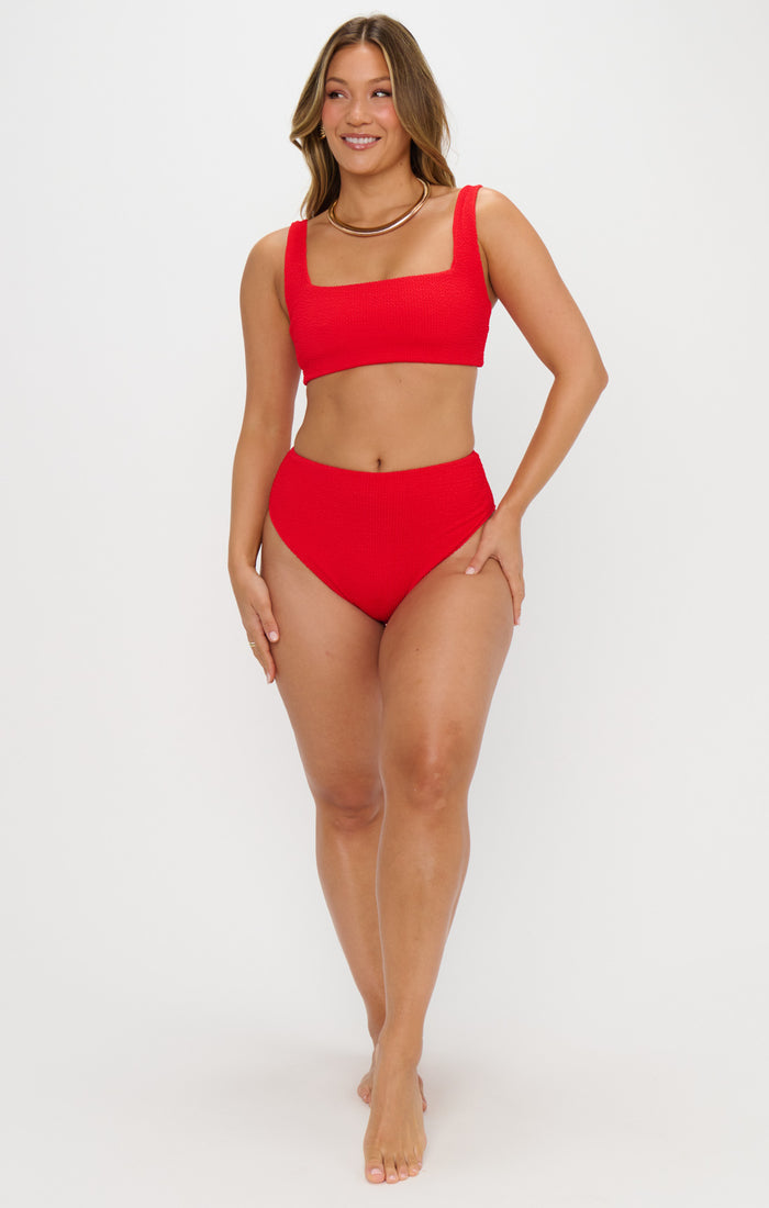 badge_model-wears-size-m