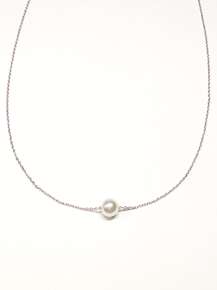 Silver pearl necklace