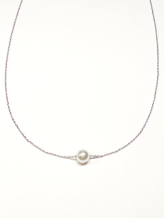 Silver pearl necklace