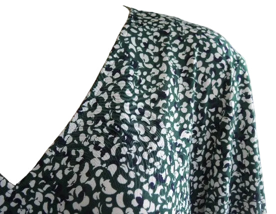 Shelz Stretch V Neck Top