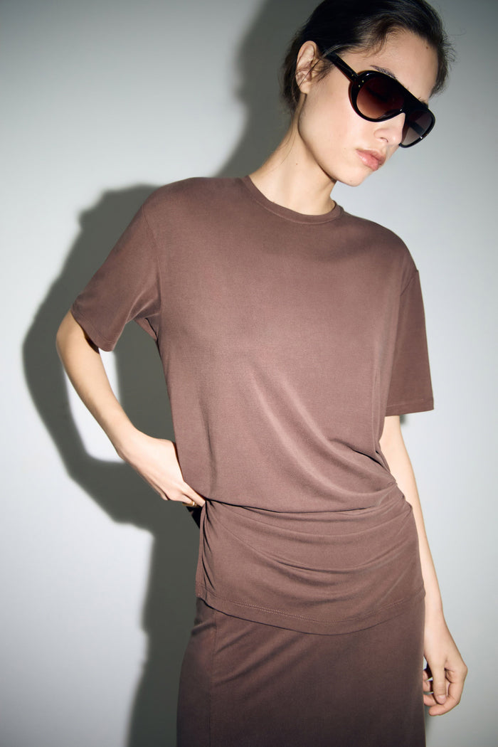 DARK BROWN