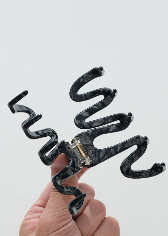 Willow Squiggle Claw Clip - Jade Green