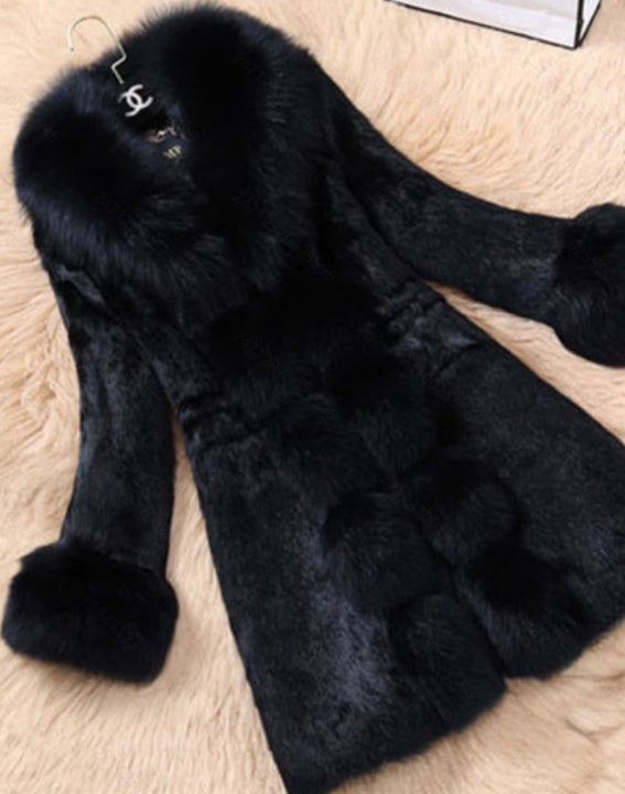 White Women's Long-Sleeved Fleece Coat with Cozy Plush Feel