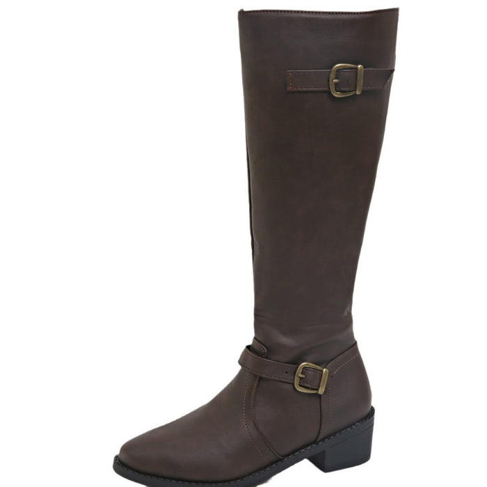 Women's Frye boots styled with jeans for casual western look